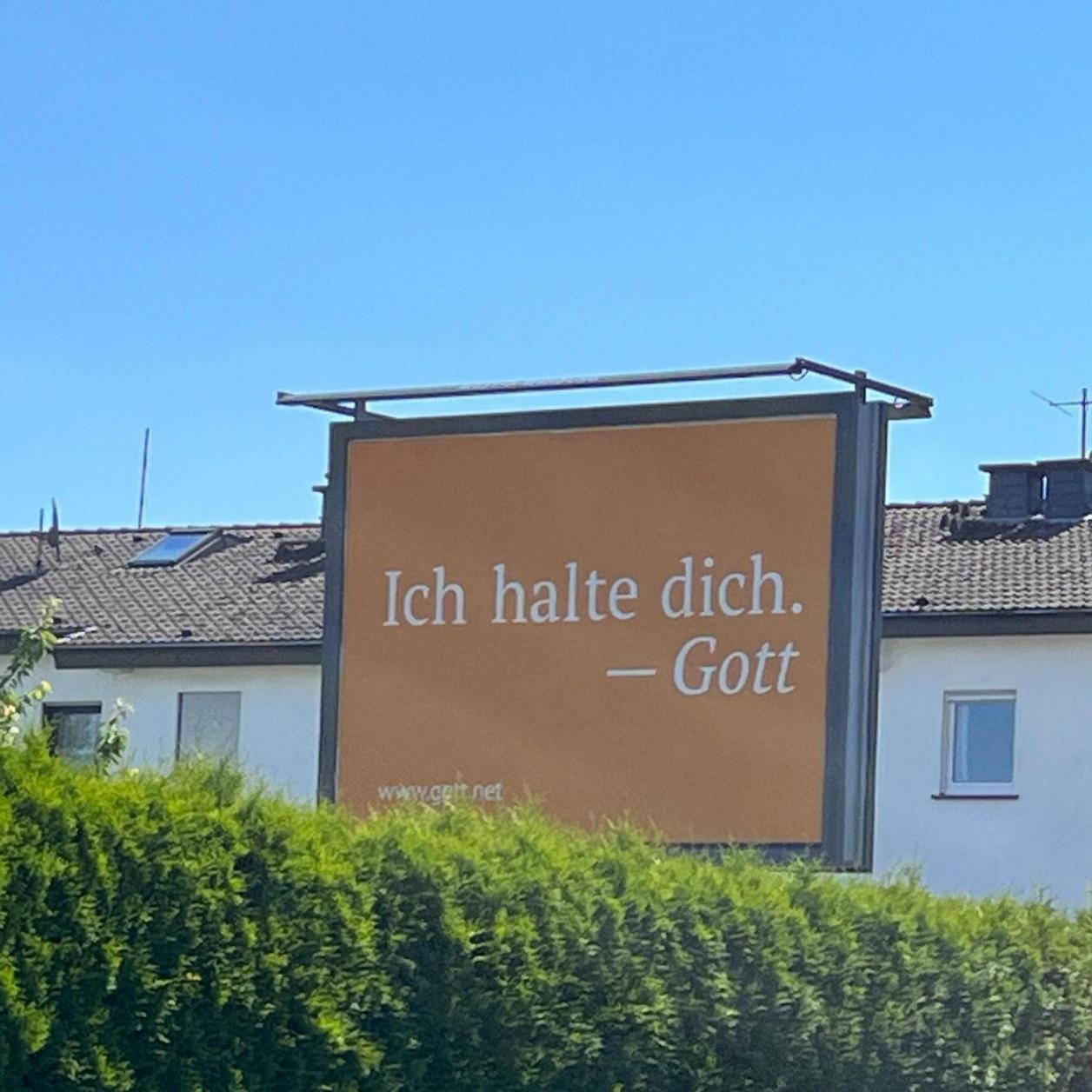 Großflächenplakat: Ich halte dich. - Gott mit URL www.gott.net